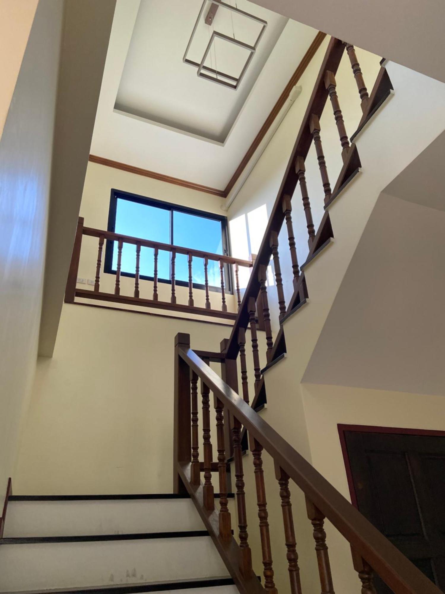 Kata Noi Place Luaran gambar