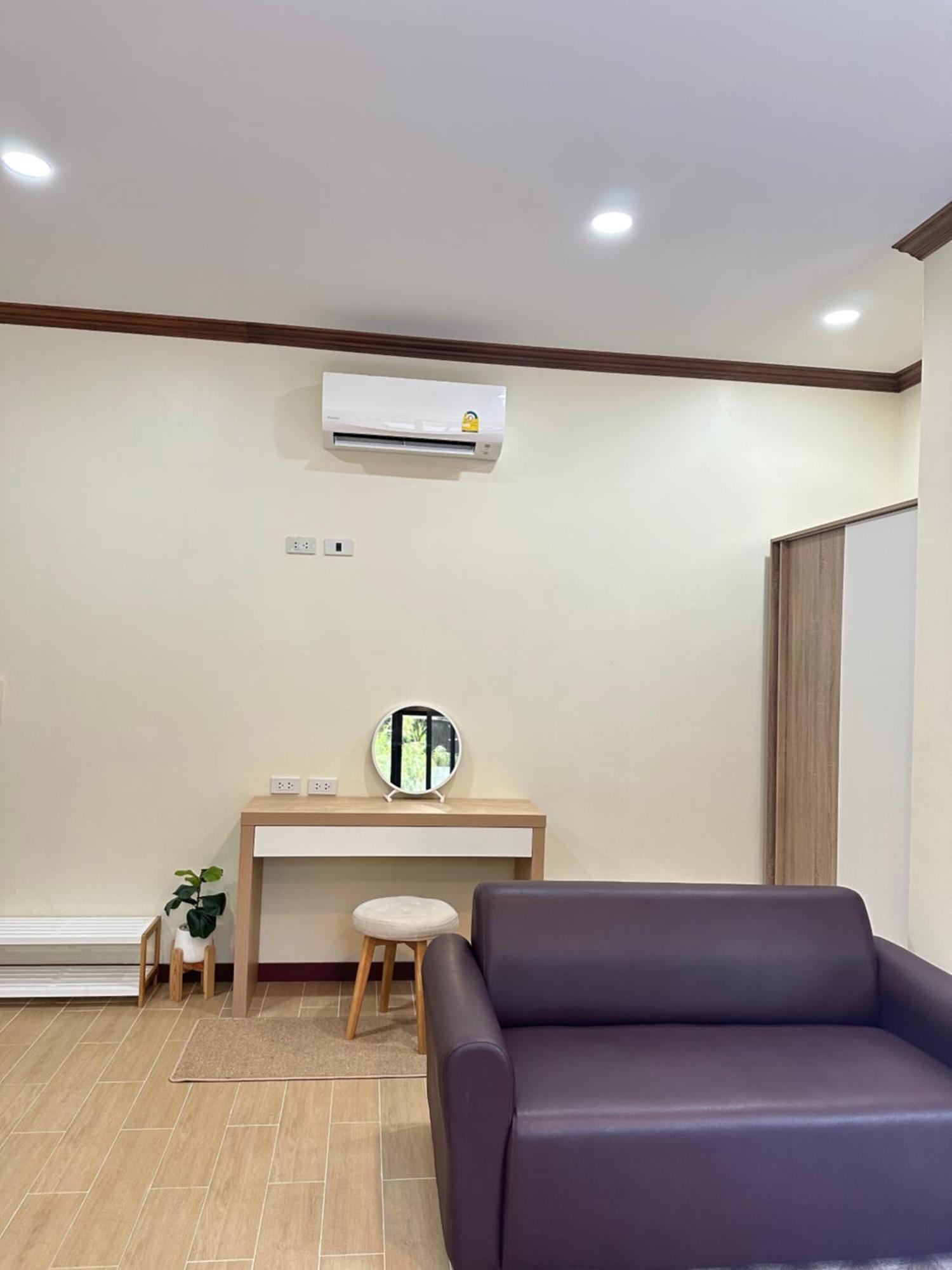 Kata Noi Place Luaran gambar